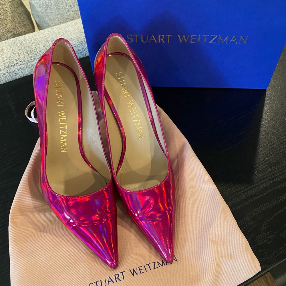 Stuart 100 Pump in Orchid, textured iridescent patent, with box and dust bag